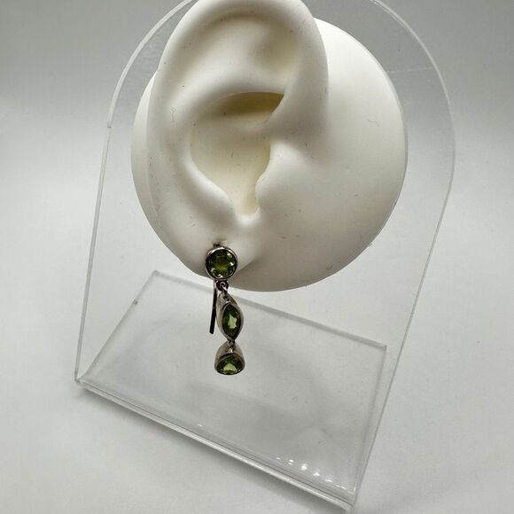 Stunning peridot and solid Sterling silver dangle earrings! - Picture 3 of 9